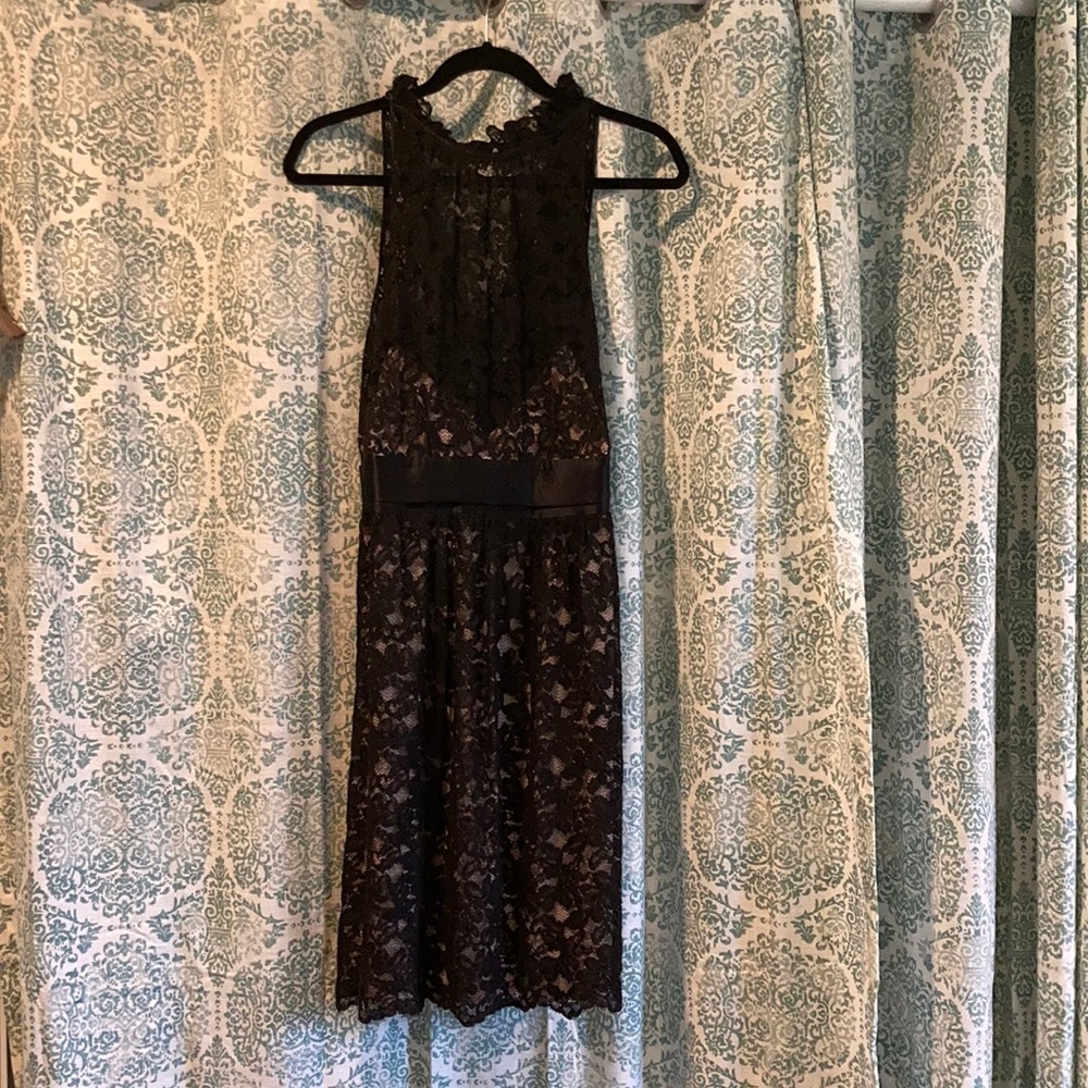 Banana Republic Beige and Black Lace Dress, size 4